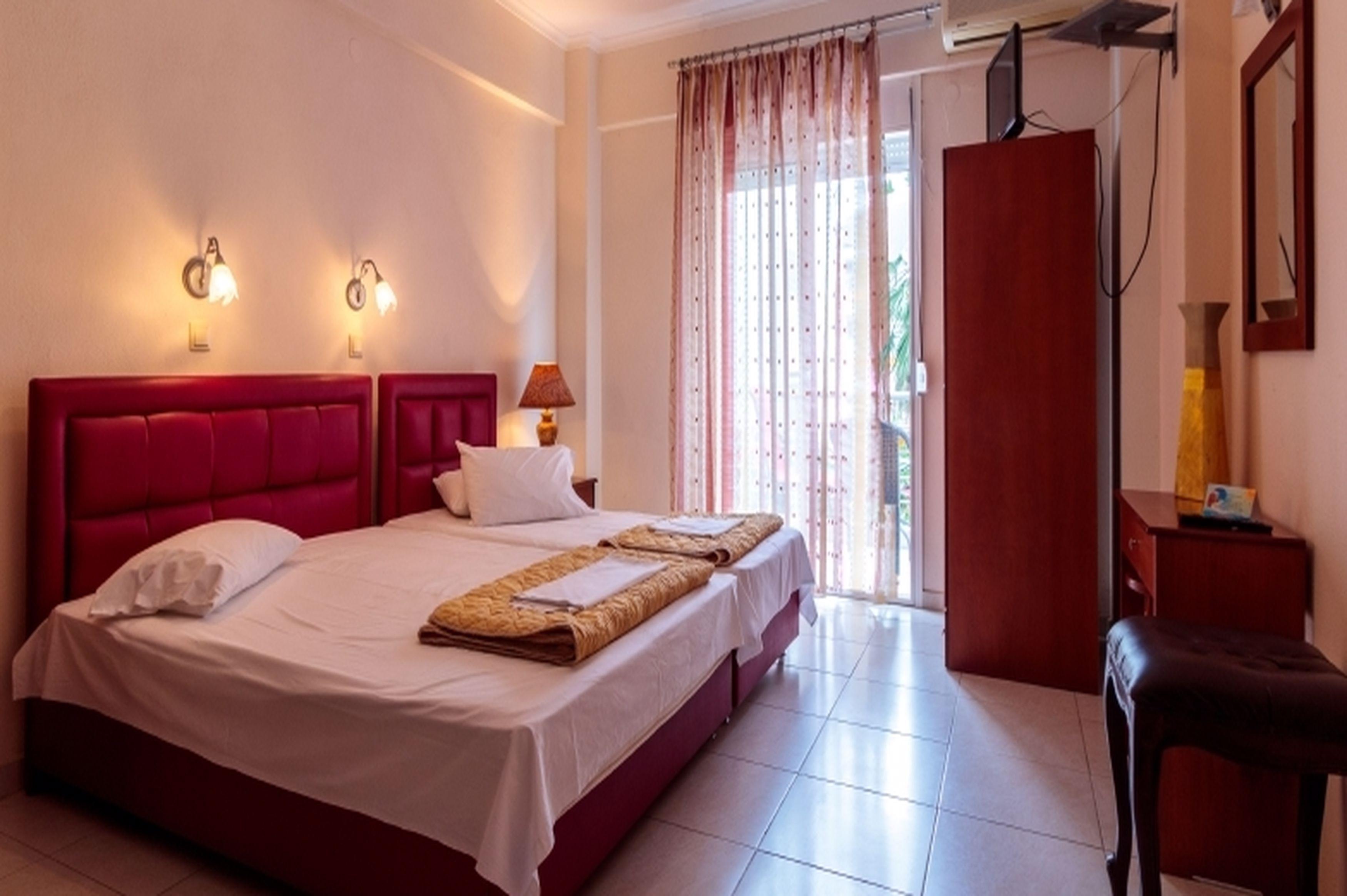 Christina Hotel Олимпиаки-Акти Экстерьер фото